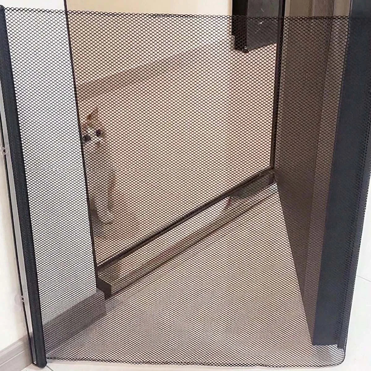 Automatic Retractable Pet Gate Fence Dog Isolation Nets Cat and Dog Fences and Non Perforated Pet Supplies to Ensure Pet Safety